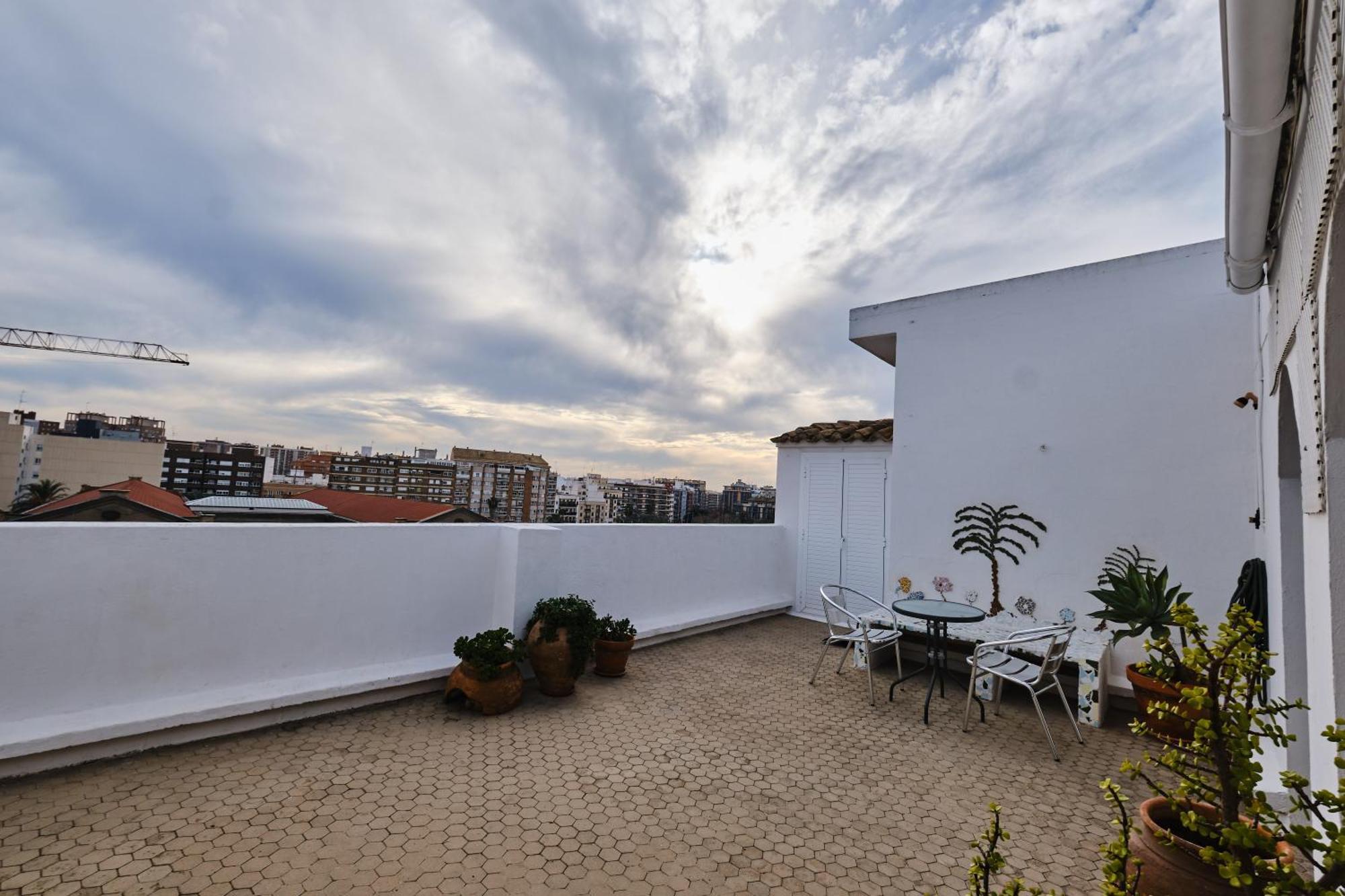 Penthouse Inlakesh * Valenza